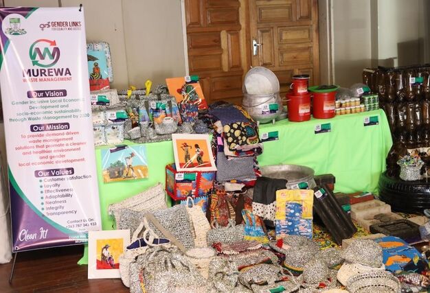Murewa Exhibition of products from waste processing 1000x1000 80