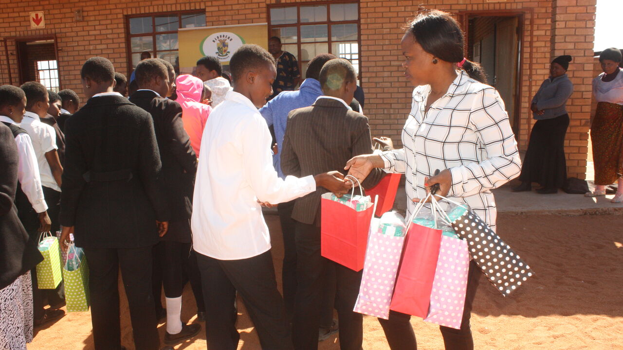 SanitoryTowels_handover_