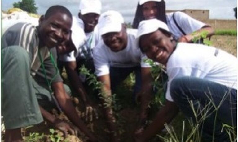 NY TOETR ANDRO SY FIHATRAIKANY EO AT TONTOLO IAINANA